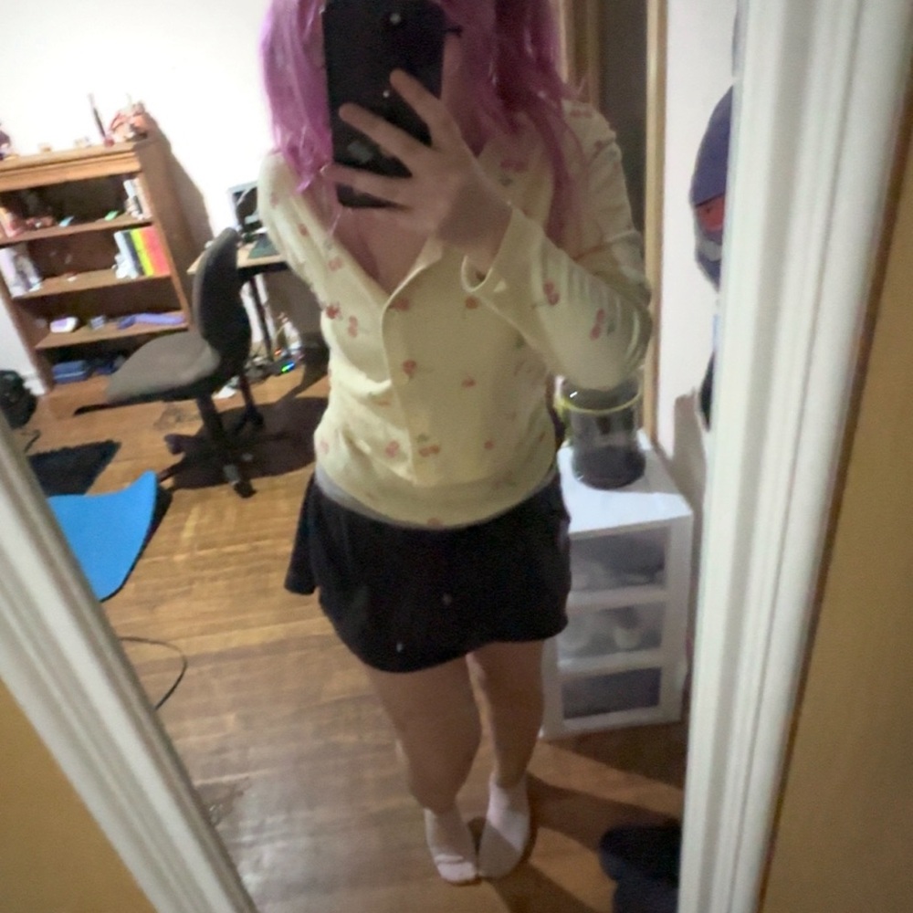 black pencil skirt